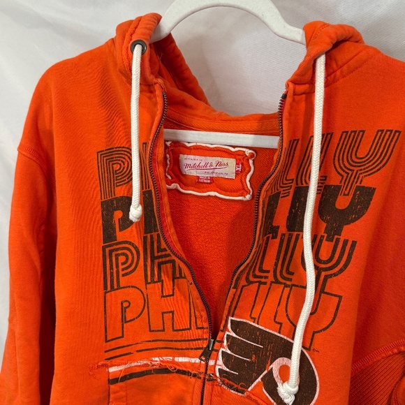 Philadelphia Flyers Zip-Up - Picture 2 of 8